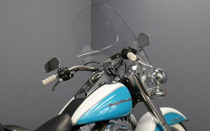 2016 Harley-Davidson® Softail® Deluxe Two-Tone Crushed Ice Pearl/Frosted Teal Pearl