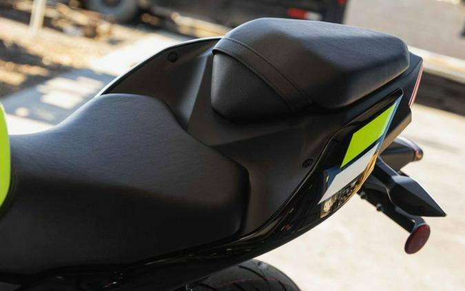 2026 Kawasaki Ninja 500 ABS Metallic Yellowish GreenEbony