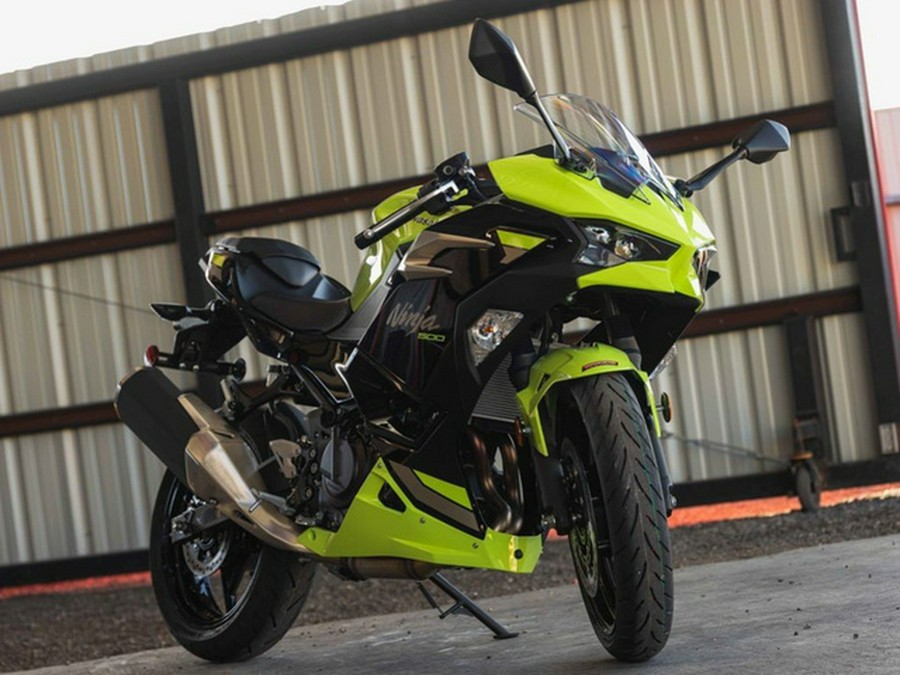 2026 Kawasaki Ninja 500 ABS Metallic Yellowish GreenEbony