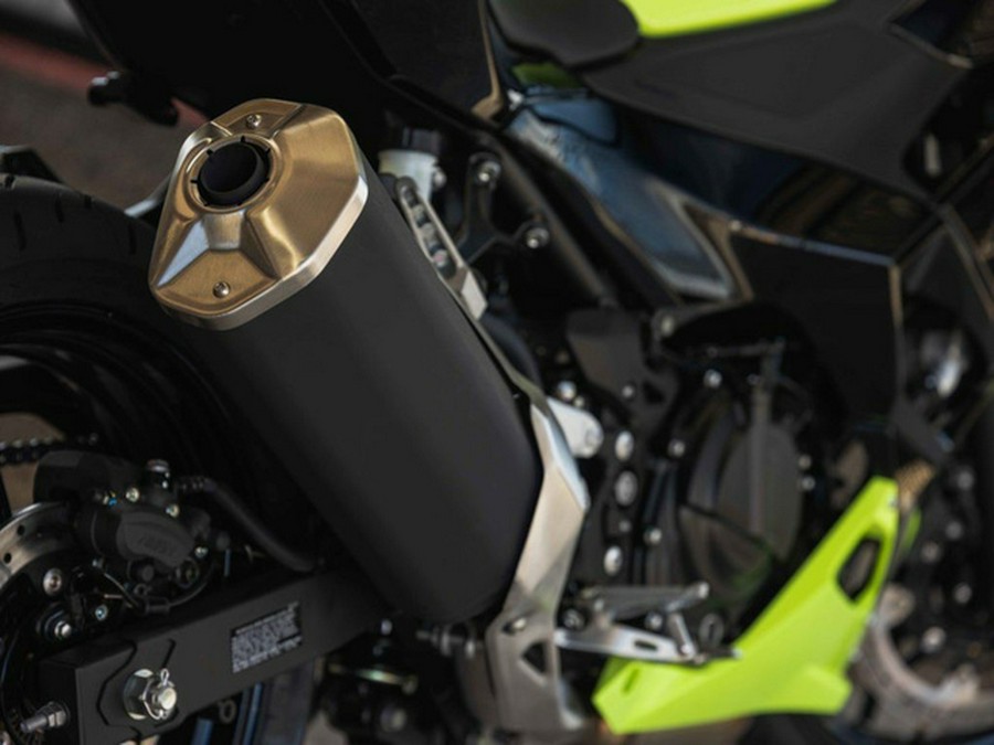 2026 Kawasaki Ninja 500 ABS Metallic Yellowish GreenEbony