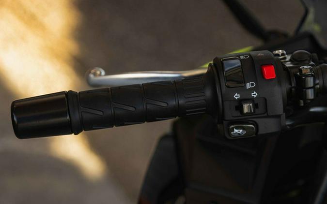 2026 Kawasaki Ninja 500 ABS Metallic Yellowish GreenEbony