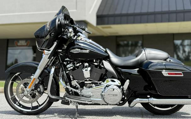 FLHX 2023 Street Glide®