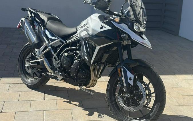 2025 Triumph Tiger 900 GT Pro Snowdonia White