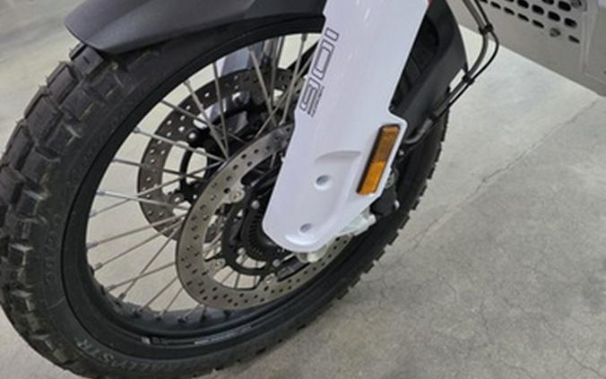 2025 Husqvarna Norden 901