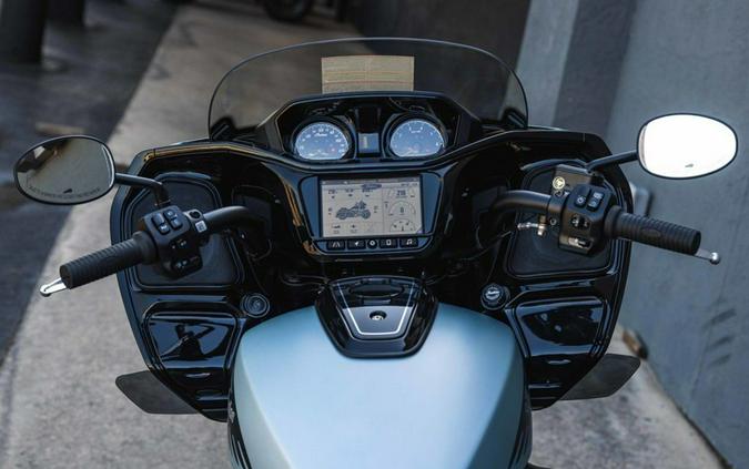 2025 Indian Motorcycle Challenger Dark Horse 112 w/PowerBand Audio