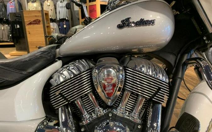 2018 Indian Motorcycle® Roadmaster® ABS Pearl White over Star Silver