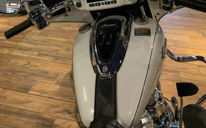 2018 Indian Motorcycle® Roadmaster® ABS Pearl White over Star Silver