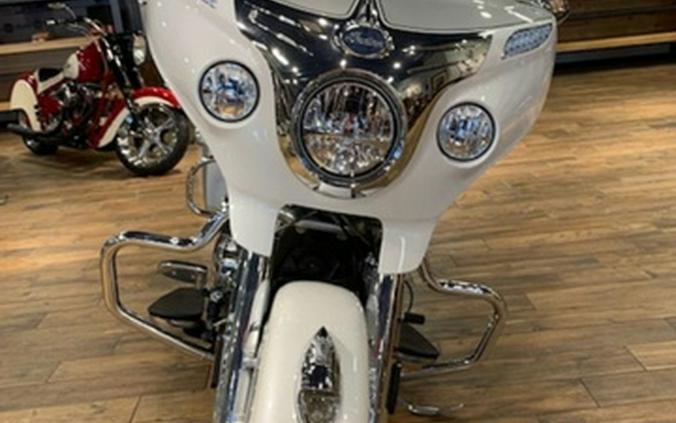 2018 Indian Roadmaster ABS Pearl White Over Star Silver