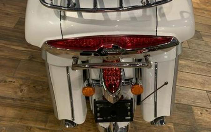 2018 Indian Motorcycle® Roadmaster® ABS Pearl White over Star Silver