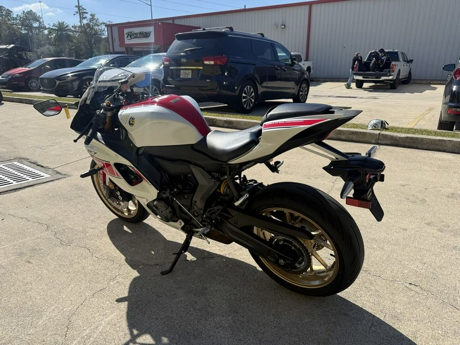 2022 YAMAHA R7