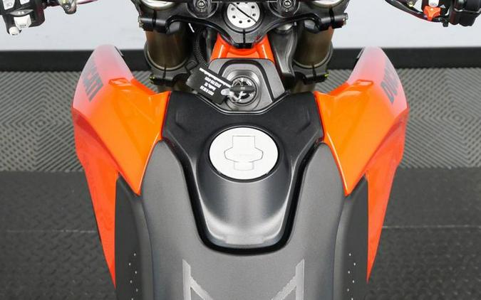2025 Ducati Hypermotard 698 Mono Ducati Red