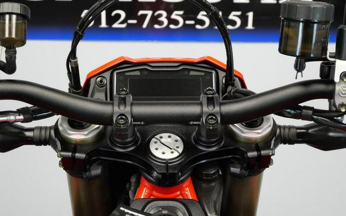 2025 Ducati Hypermotard 698 Mono Ducati Red