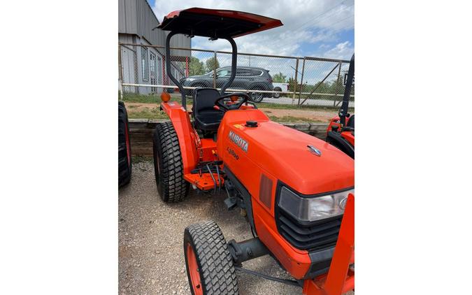 2008 L2800 Gear-Drive 4WD Compact Tractor - Kubota
