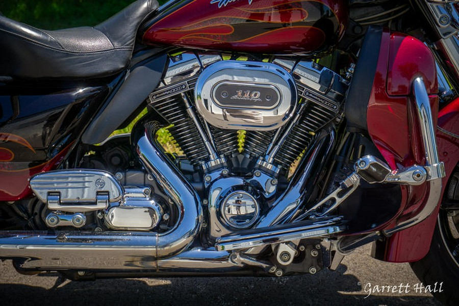 2011 Harley-Davidson® FLHTCUSE6 - CVO™ Ultra Classic® Electra Glide®