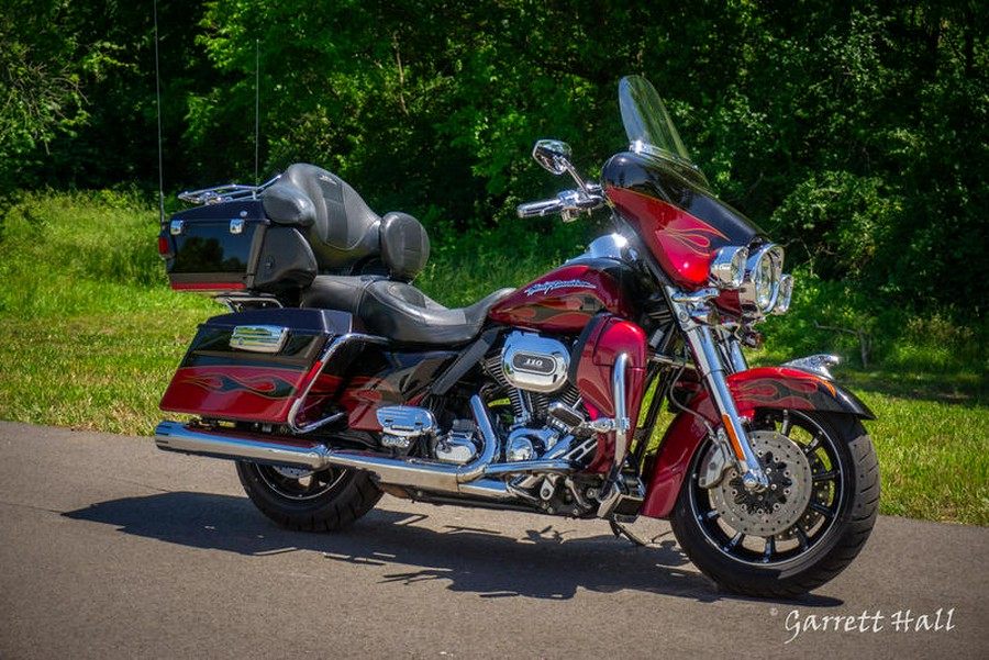 2011 Harley-Davidson® FLHTCUSE6 - CVO™ Ultra Classic® Electra Glide®