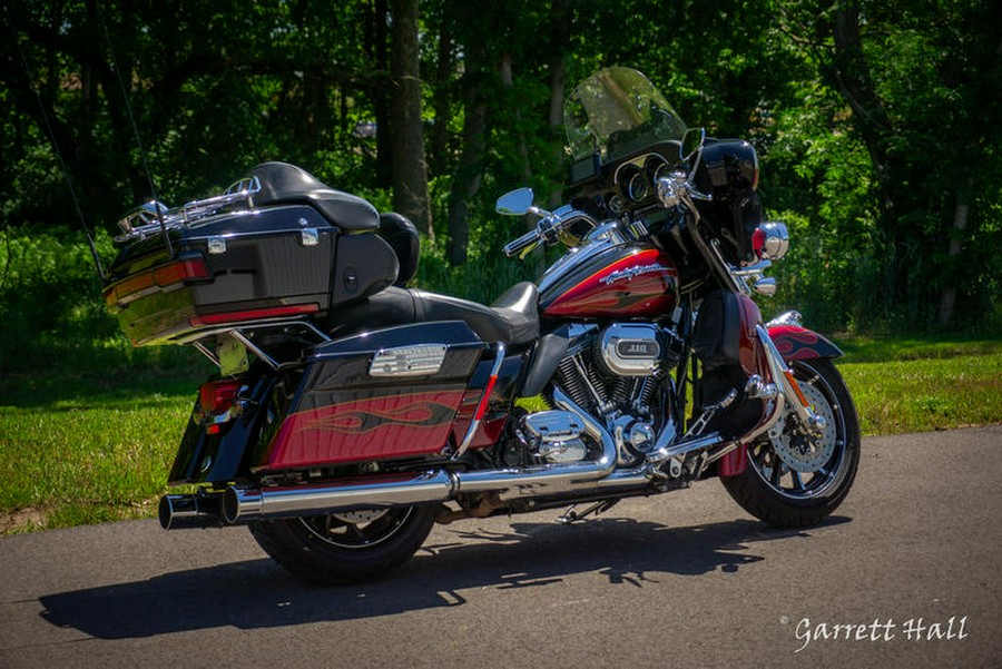 2011 Harley-Davidson® FLHTCUSE6 - CVO™ Ultra Classic® Electra Glide®