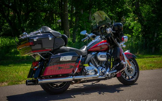 2011 Harley-Davidson® FLHTCUSE6 - CVO™ Ultra Classic® Electra Glide®