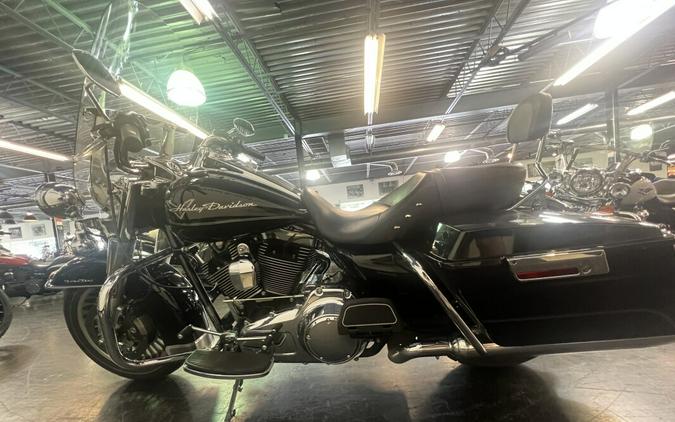 2011 Harley-Davidson Road King Vivid Black FLHR