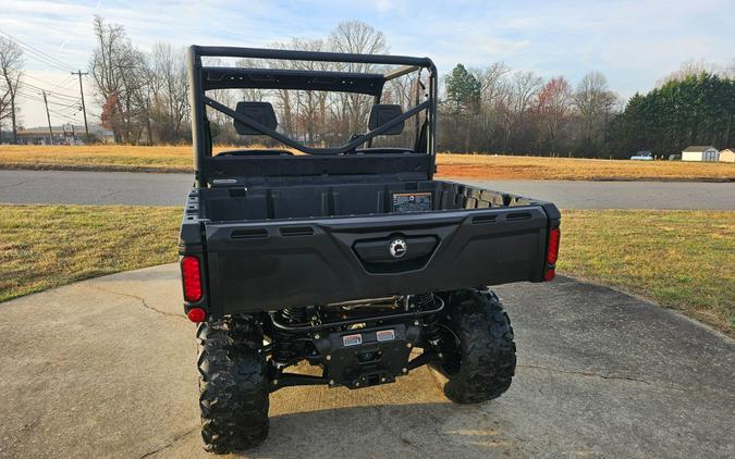 2025 Can-Am Defender DPS HD7