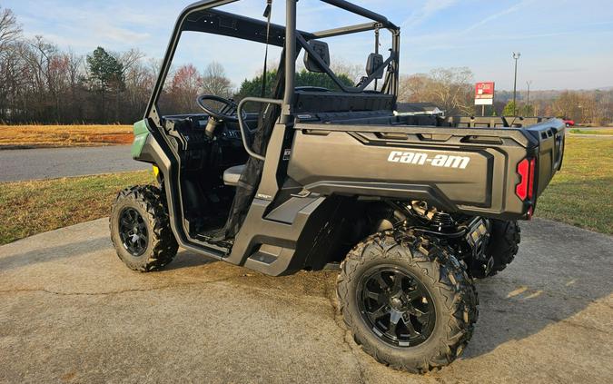 2025 Can-Am Defender DPS HD7