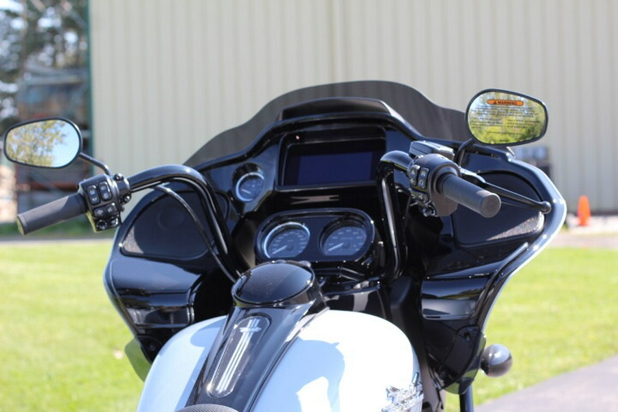 FLTRT 2024 Road Glide 3