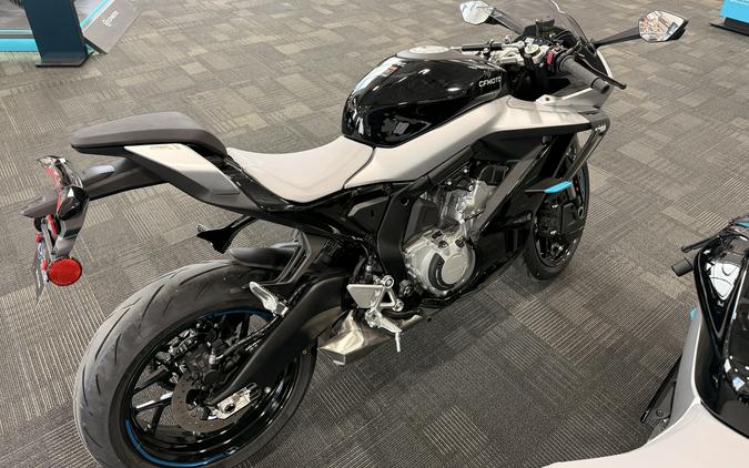 2026 CFMOTO 675SS