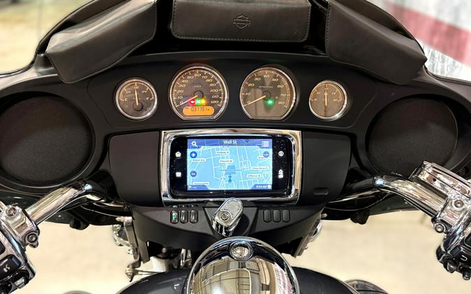 2021 FLHTCUTG Tri Glide Ultra