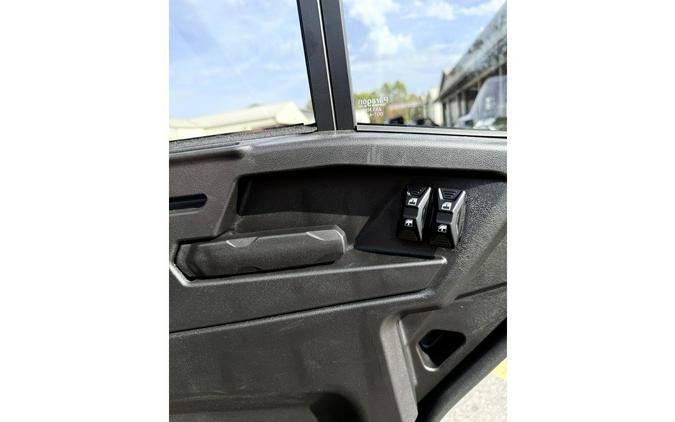 2026 Can-Am DEFENDER LIMITED HD11