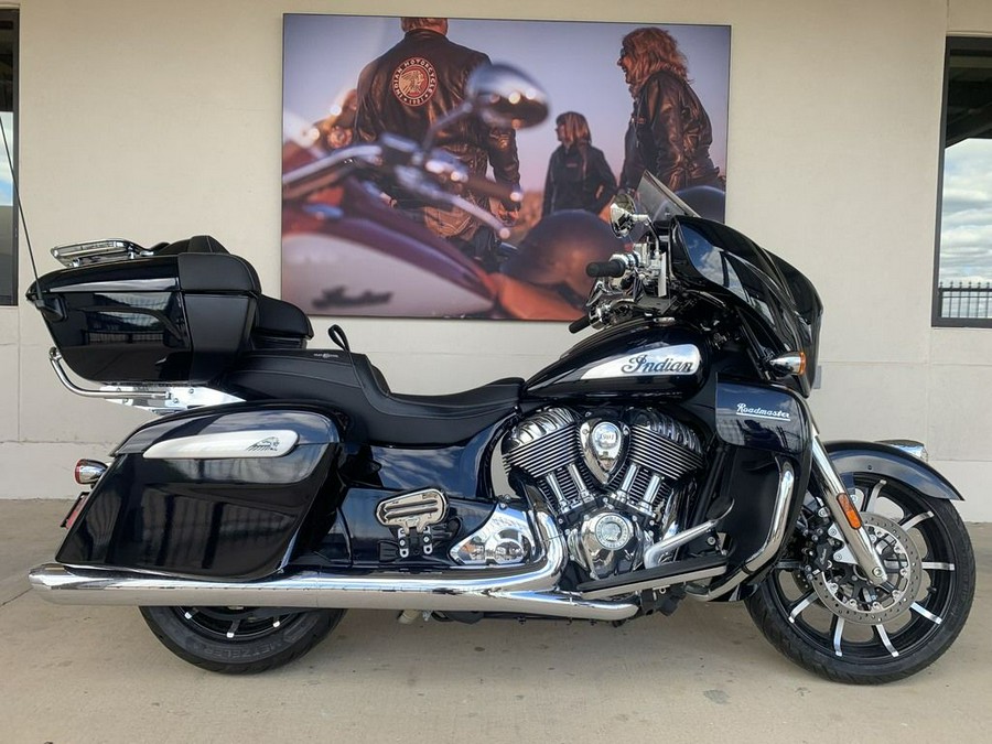 2023 Indian Motorcycle® Roadmaster® Limited Black Azure Crystal