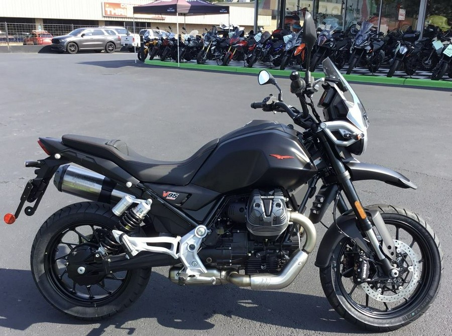 2025 Moto Guzzi V85 Strada