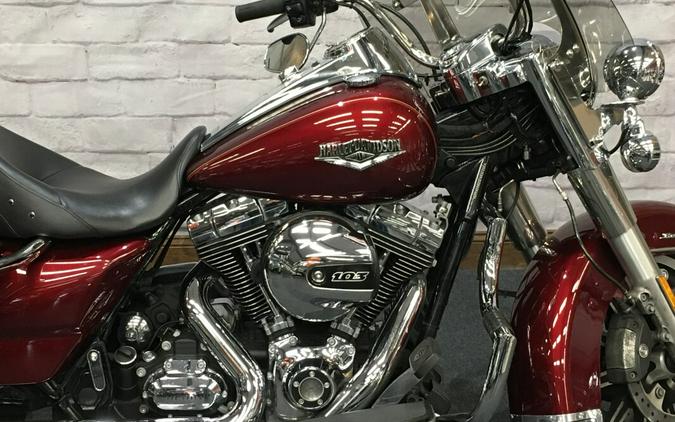 2016 Harley-Davidson Road King Velocity Red Sunglo FLHR