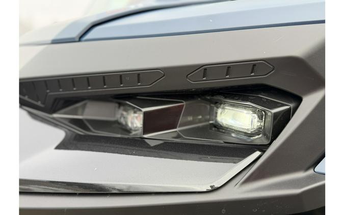 2026 Can-Am DEFENDER XT CAB HD11