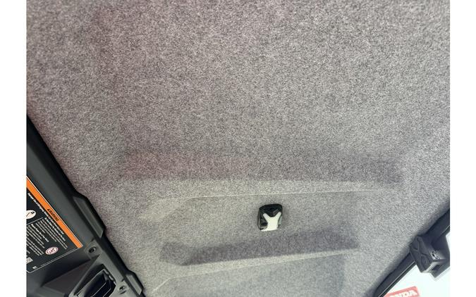 2026 Can-Am DEFENDER XT CAB HD11