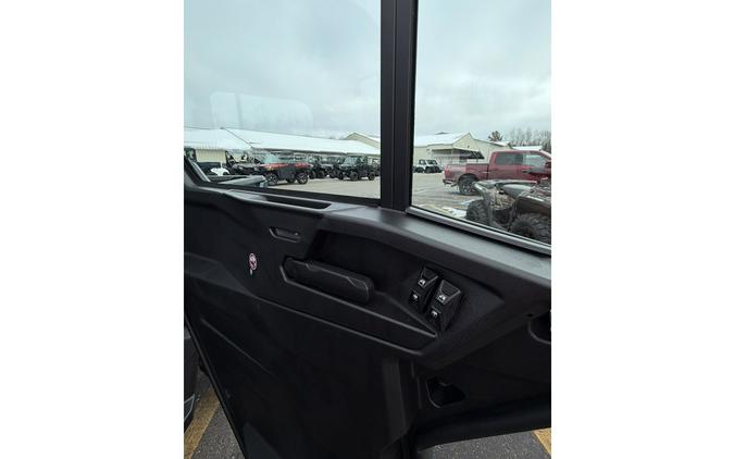 2026 Can-Am DEFENDER XT CAB HD11