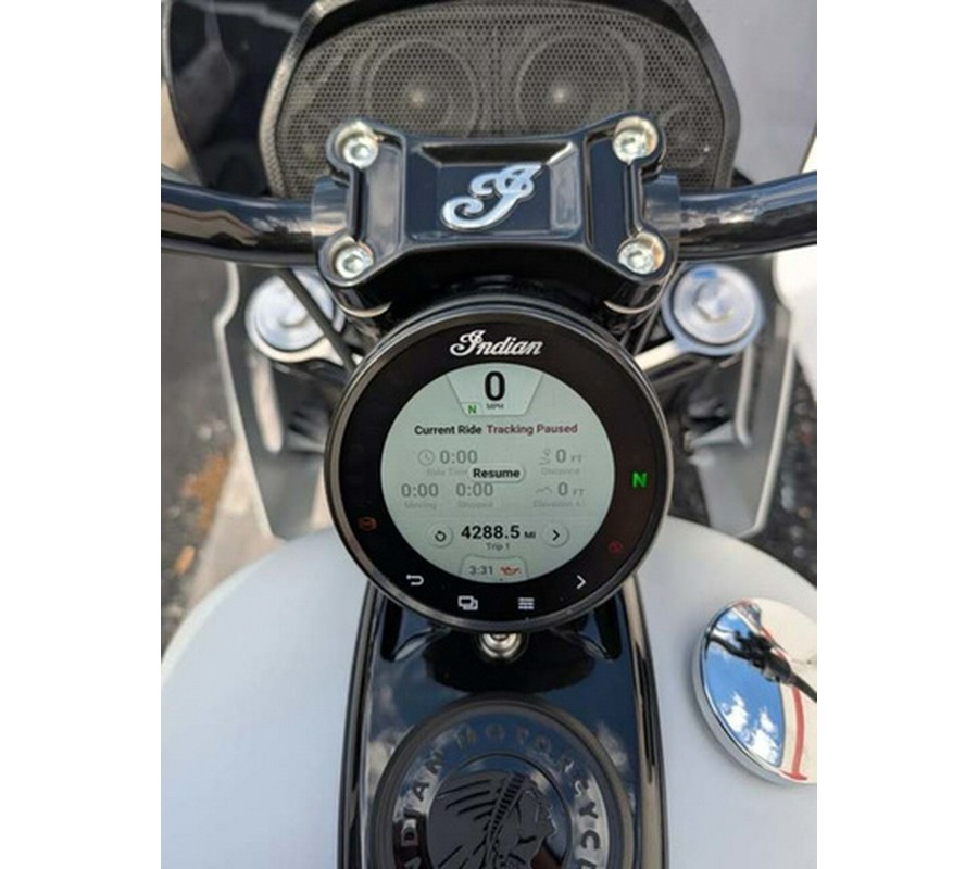 2024 Indian Sport Chief Ghost White Metallic Smoke