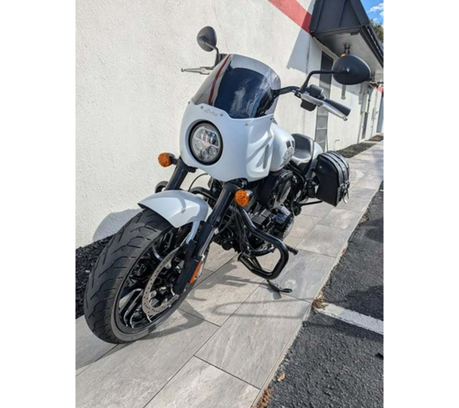 2024 Indian Sport Chief Ghost White Metallic Smoke