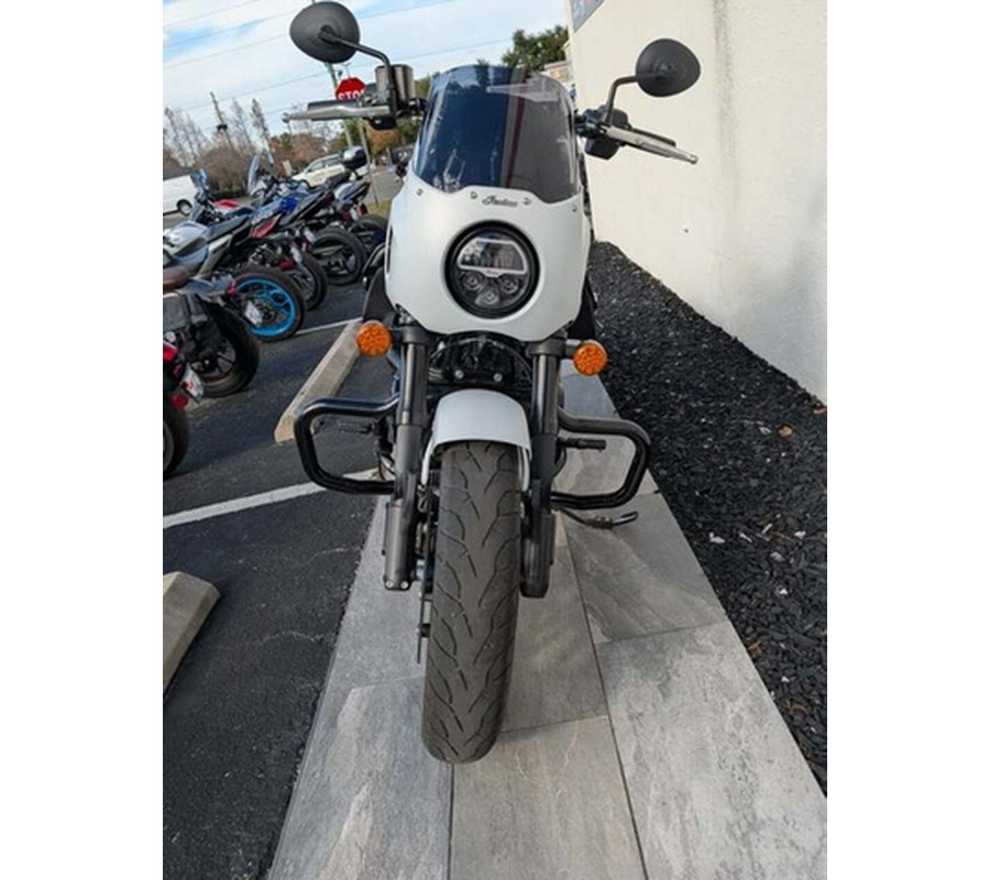 2024 Indian Sport Chief Ghost White Metallic Smoke