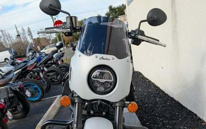 2024 Indian Sport Chief Ghost White Metallic Smoke