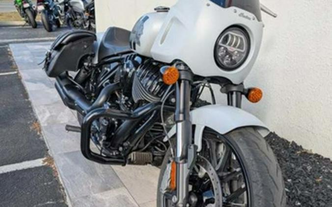 2024 Indian Sport Chief Ghost White Metallic Smoke