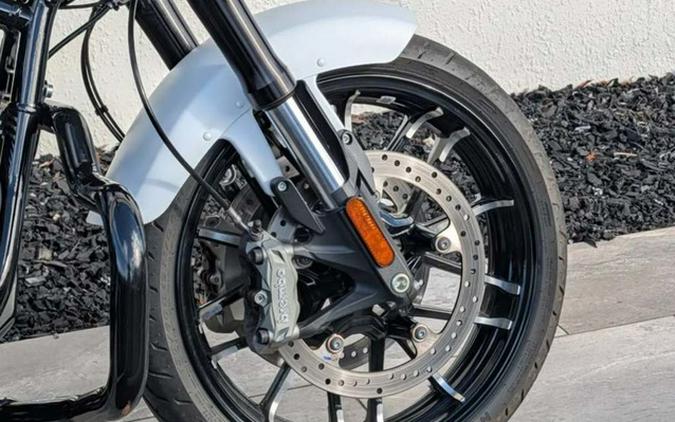 2024 Indian Sport Chief Ghost White Metallic Smoke