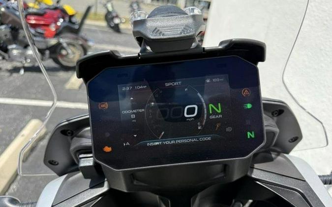 2025 Moto Guzzi V85 Strada TT
