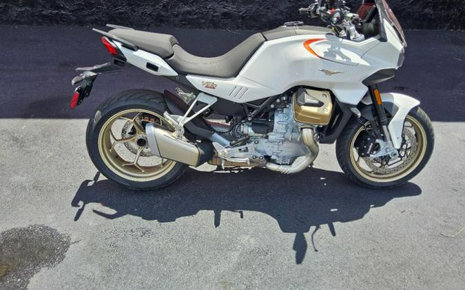 2023 Moto Guzzi V100 Mandello