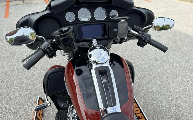 2024 Harley-Davidson® Tri Glide® Ultra Red Rock / Vivid Black