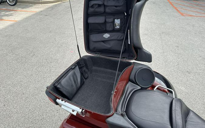 2024 Harley-Davidson® Tri Glide® Ultra Red Rock / Vivid Black
