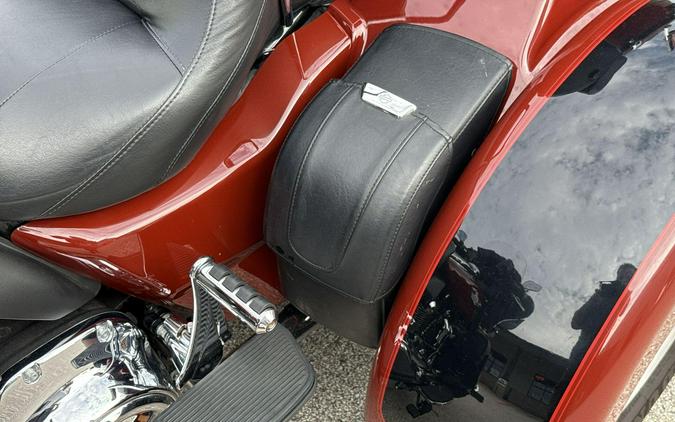 2024 Harley-Davidson® Tri Glide® Ultra Red Rock / Vivid Black