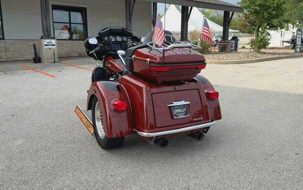 2024 Harley-Davidson® Tri Glide® Ultra Red Rock / Vivid Black