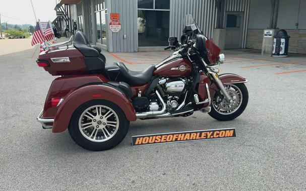 2024 Harley-Davidson® Tri Glide® Ultra Red Rock / Vivid Black