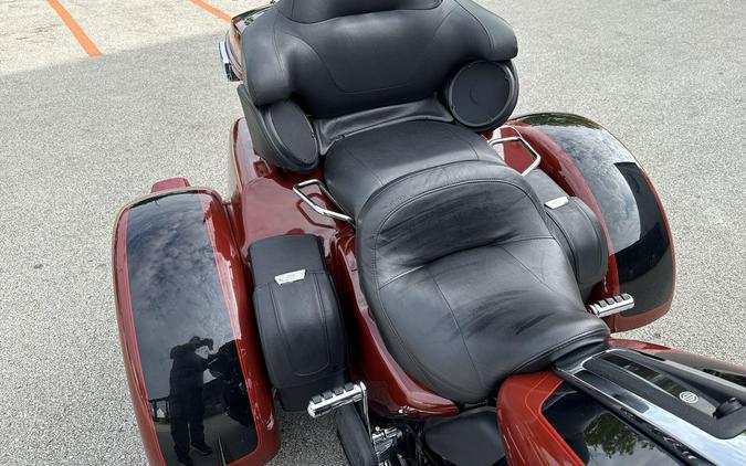 2024 Harley-Davidson® Tri Glide® Ultra Red Rock / Vivid Black