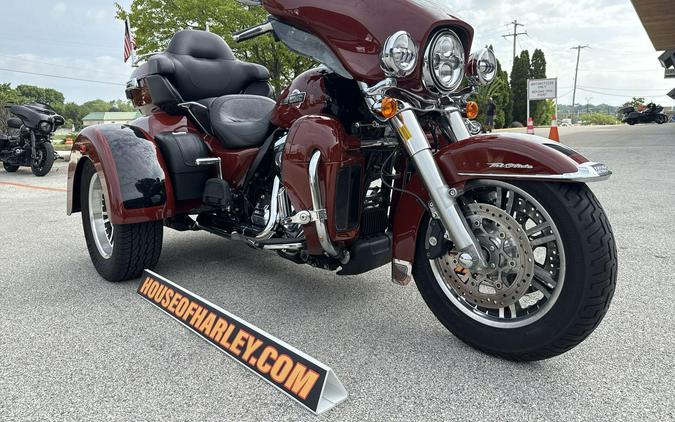2024 Harley-Davidson® Tri Glide® Ultra Red Rock / Vivid Black