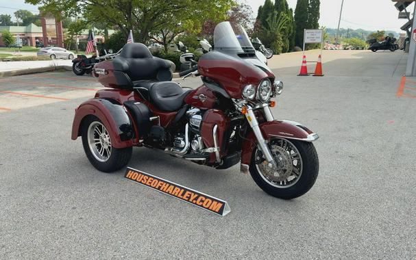 2024 Harley-Davidson® Tri Glide® Ultra Red Rock / Vivid Black